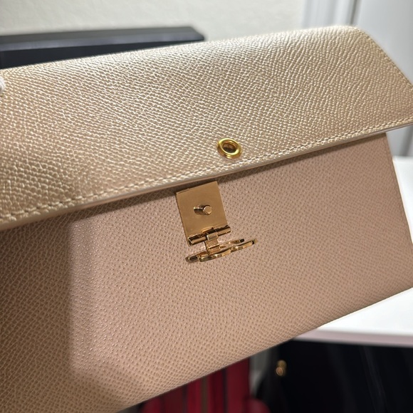 Authentic Raer 🔥Chanel🔥 Beige leather wallet with COA - Picture 14 of 17